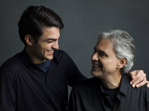 Andrea Bocelli canta con il figlio Matteo, il 26 ottobre il lancio mondiale dell’album “Si”