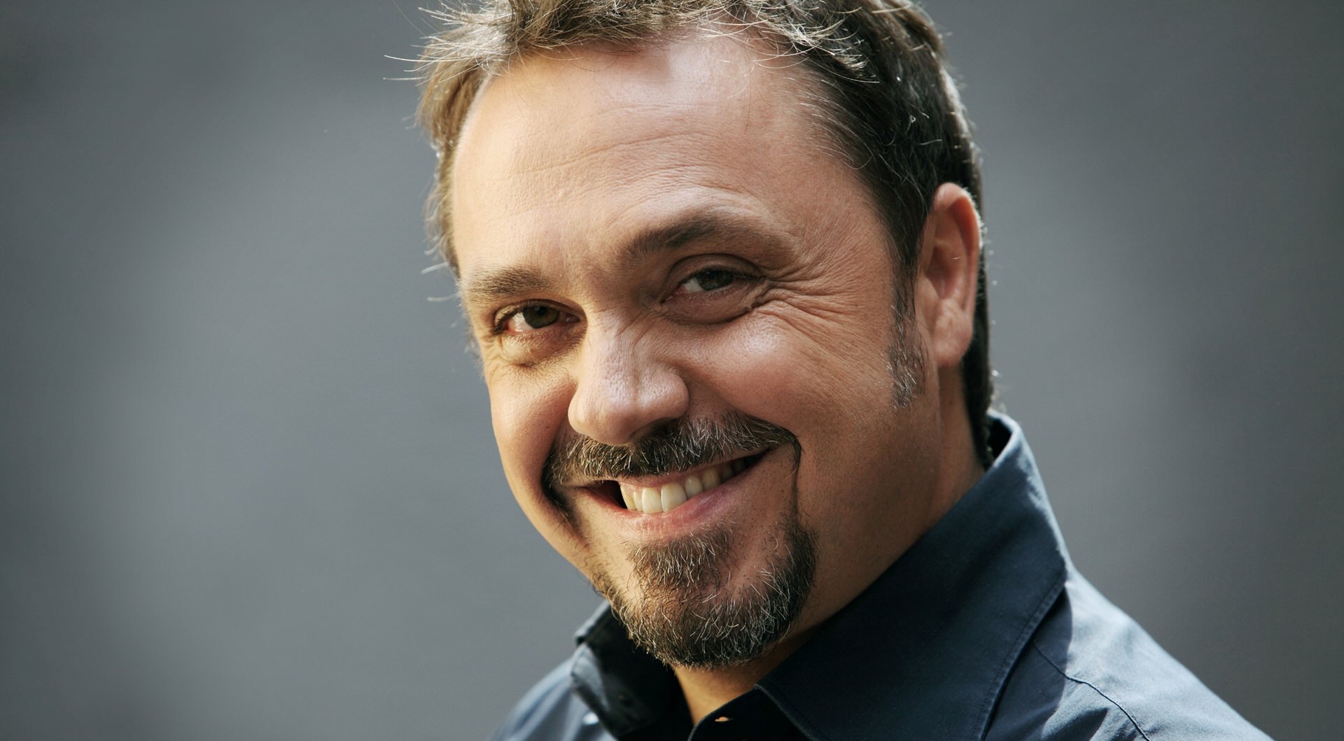 Gabriele Cirilli a teatro con “Mi piace”