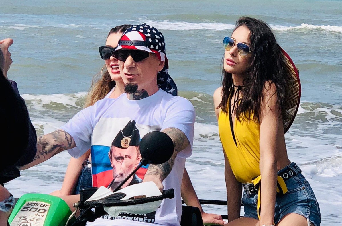 “Ostia Lido” di J-Ax, ecco l’inno alle vacanze 2019