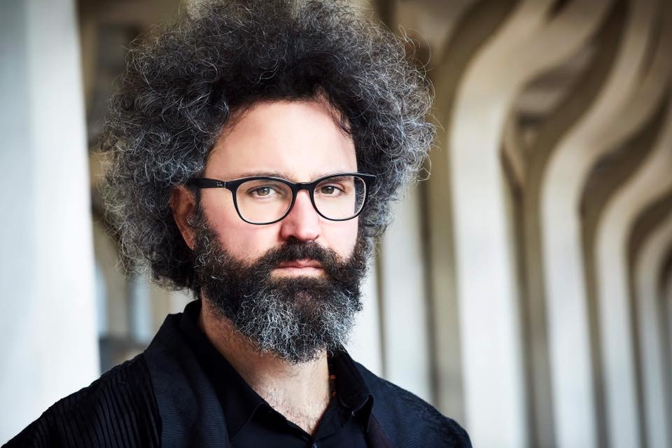 Il viaggio creativo di Simone Cristicchi: cerchiamo l’unicità nella musica