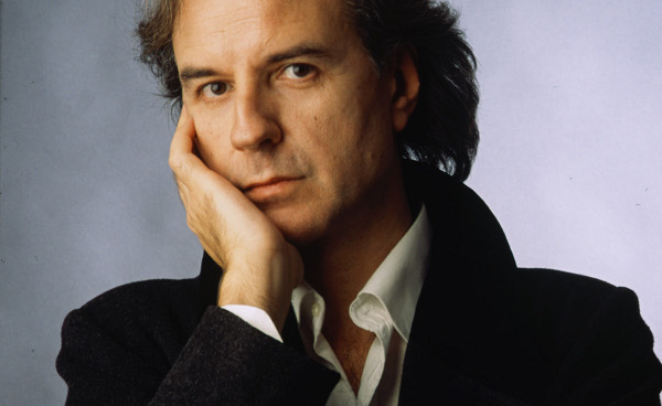 “Guardalalunanina”, l’omaggio di Mario Castelnuovo alla forza delle donne