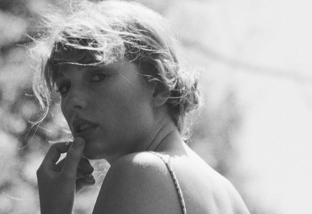 “FOLKLORE”, IL NUOVO ALBUM DI TAYLOR SWIFT BATTE OGNI RECORD