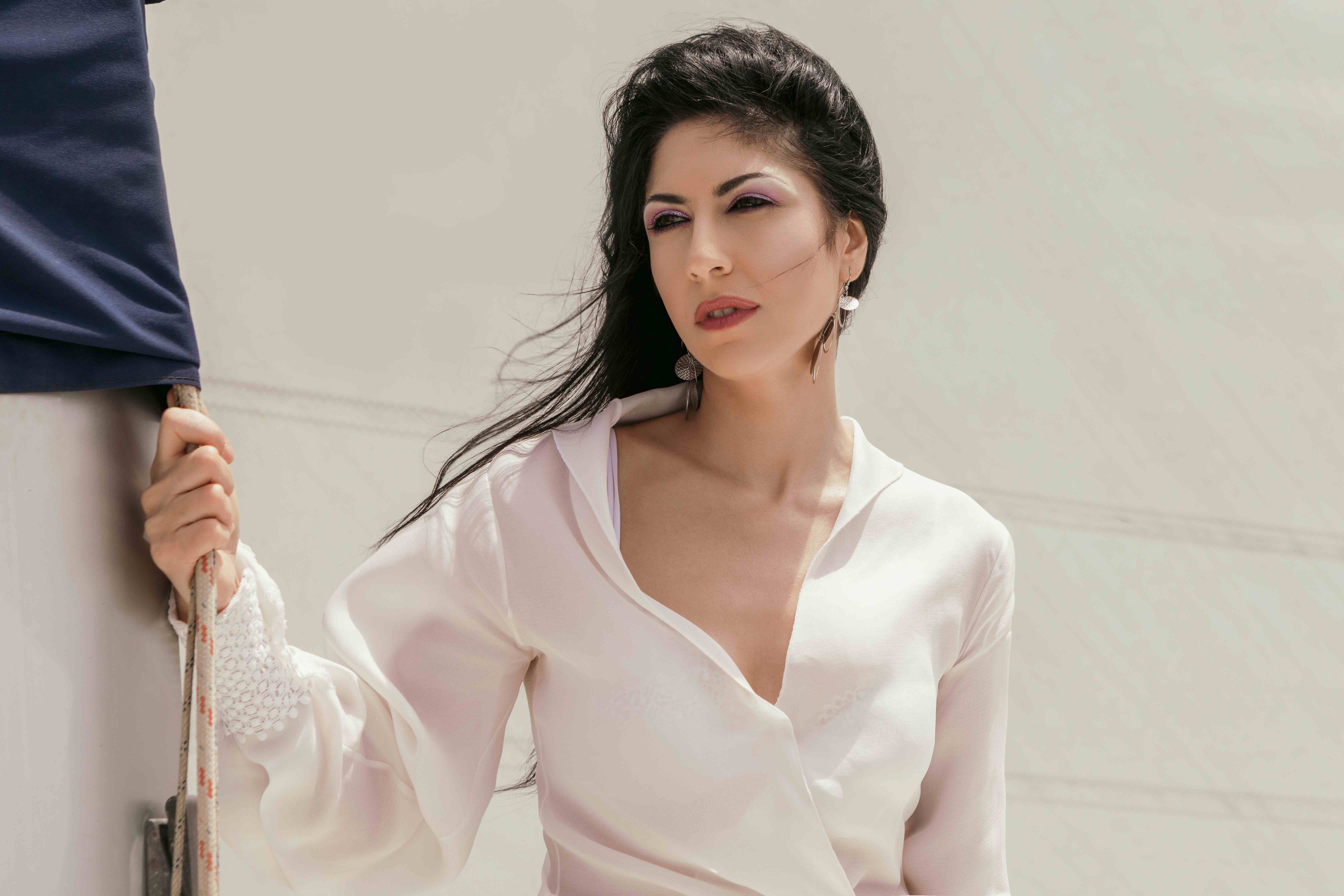 “A Passo Lento”, il nuovo singolo di Veronica Surrentino: “La musica è la mia essenza”