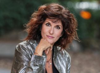 FEDERICA CIFOLA, la severa ma umana preside di “Un professore” su Rai1