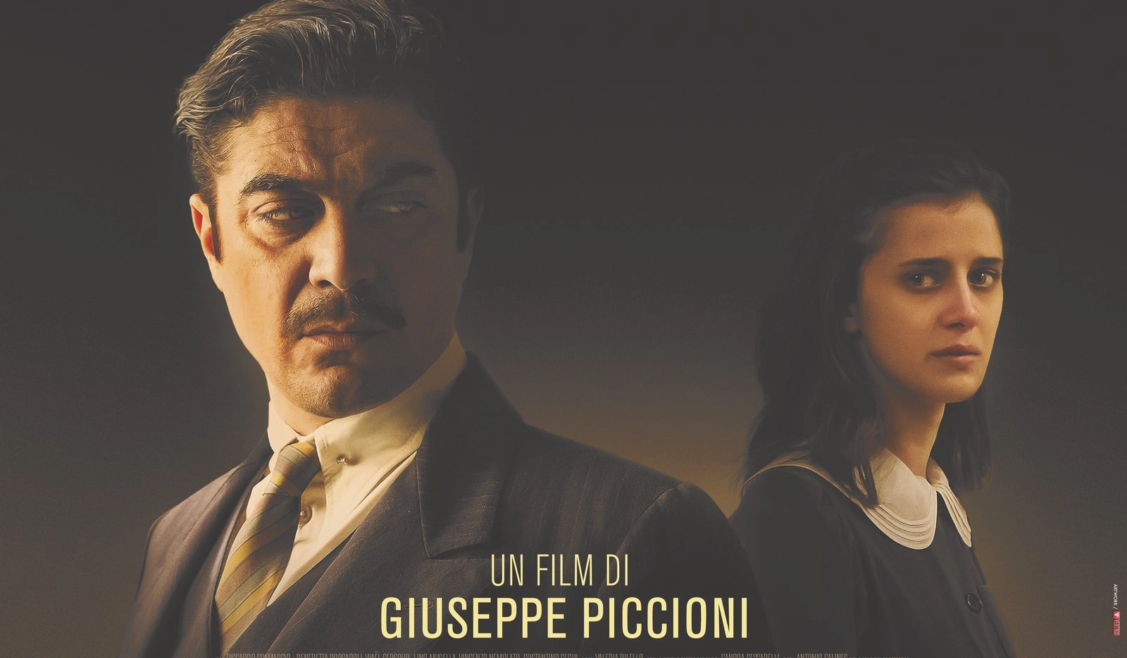 Riccardo Scamarcio e Benedetta Porcaroli insieme in "L'ombra del giorno" Riccardo Scamarcio e Benedetta Porcaroli insieme in "L'ombra del giorno"