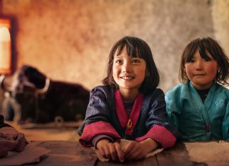 Lunana: il villaggio alla fine del mondo LUNANA: IL VILLAGGIO ALLA FINE DEL MONDO