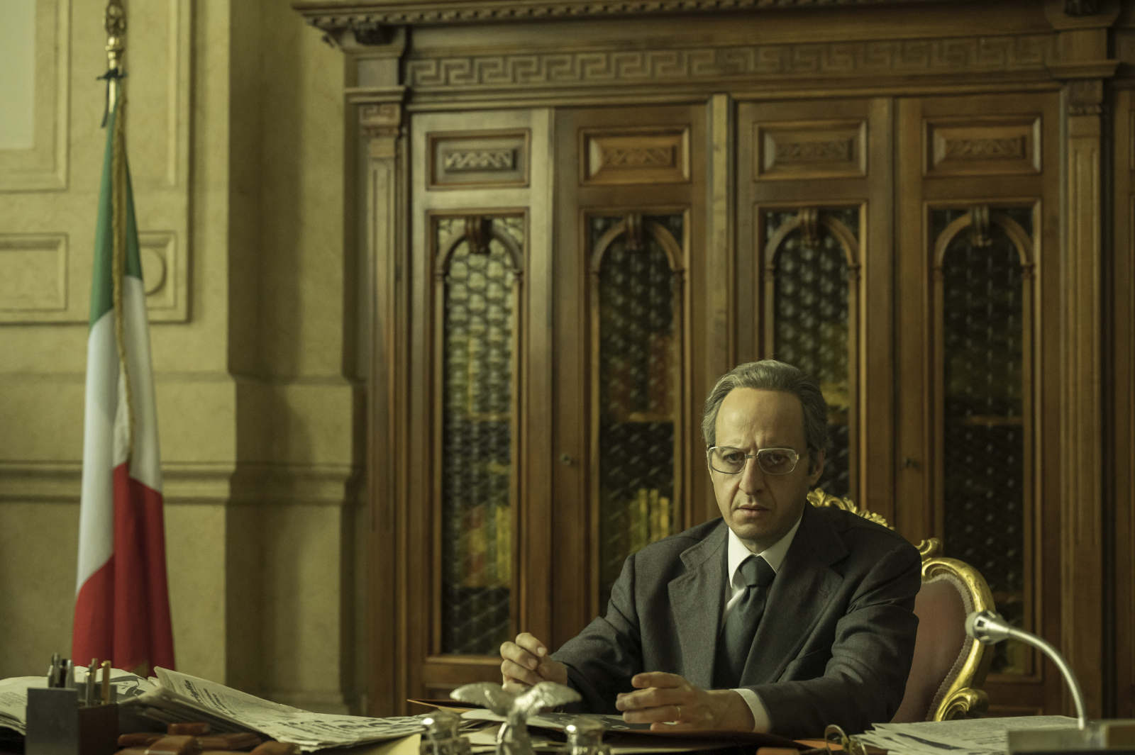 FAUSTO RUSSO ALESI, attore impegnato con "Esterno Notte" e non solo: &laquo;Credo ancora nel valore sorprendente dell'incontro&raquo;