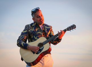 Mr. Joy ed il suo “Vivere” Mr. Joy ed il suo "Vivere"